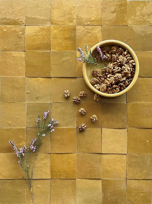 De Tegel BV Zellige Alhambra nr 27 Moutarde 10x10 cm, afname per doos van 1 m²