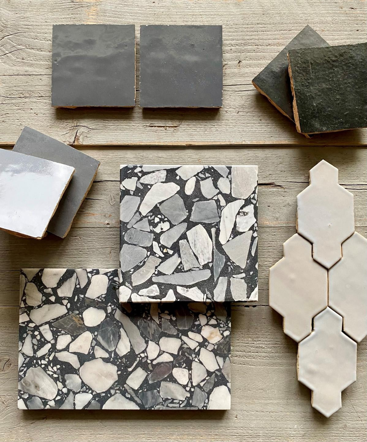 De Tegel BV Terrazzo Collezione Sassi Primitivo 60x60x2 cm, afname per tegel van 0,36 m²