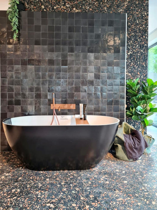 De Tegel BV Zellige Alhambra nr 31 Noir 10x10 cm, afname per doos van 1 m²